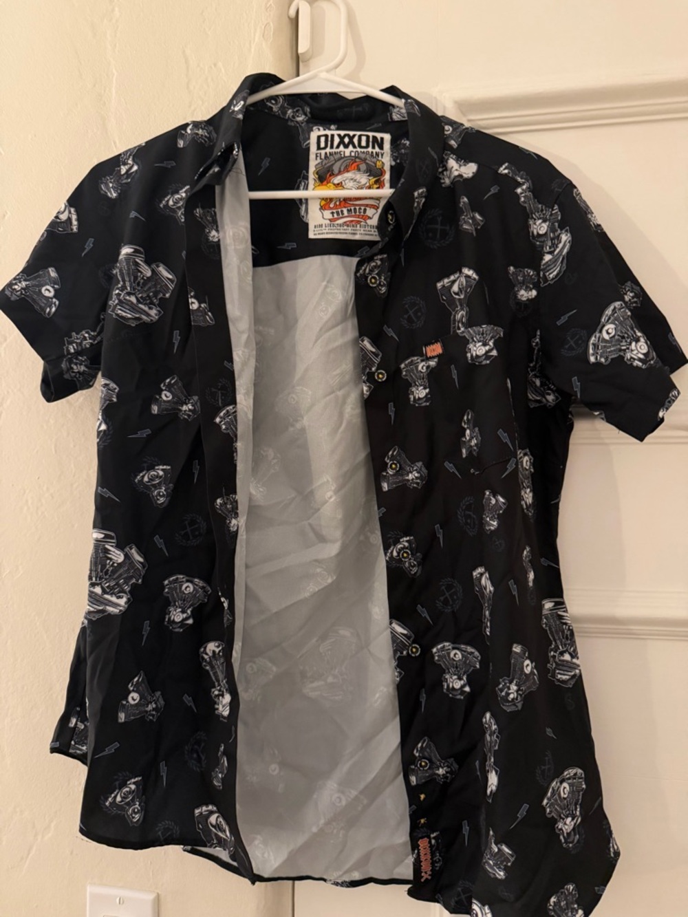 DIXXON Black Short-Sleeve Button-Up Shirt with Engine Print